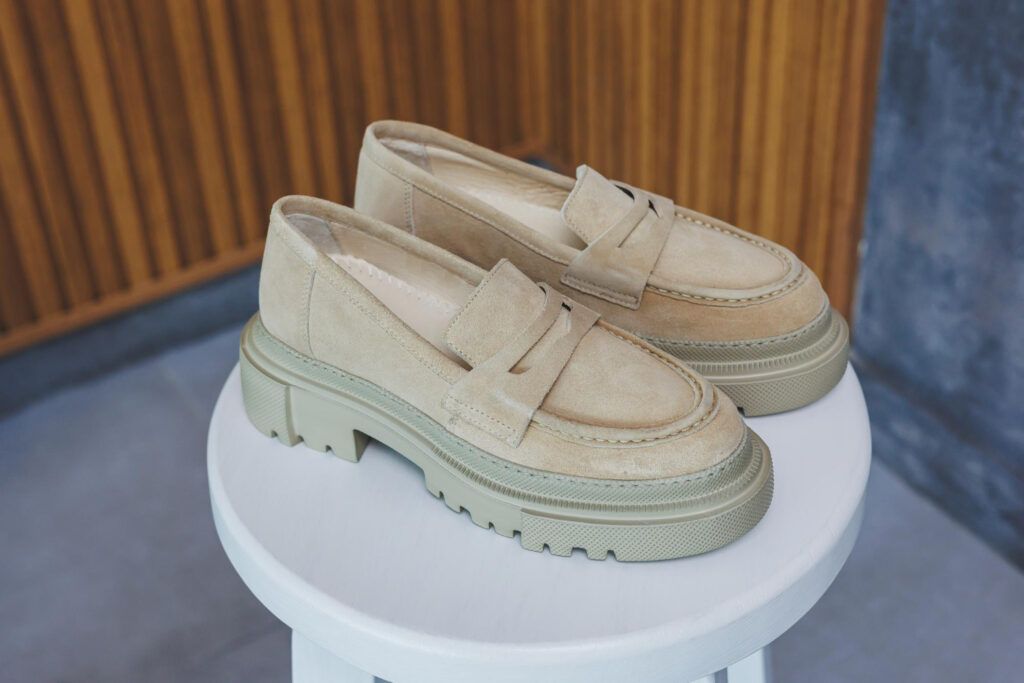mocasini-dama-din-piele-intoarsa-tipuri-de-modele